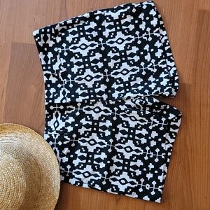 INC Black and White Cuffed Abstract Shorts with Belt Loop Size 6